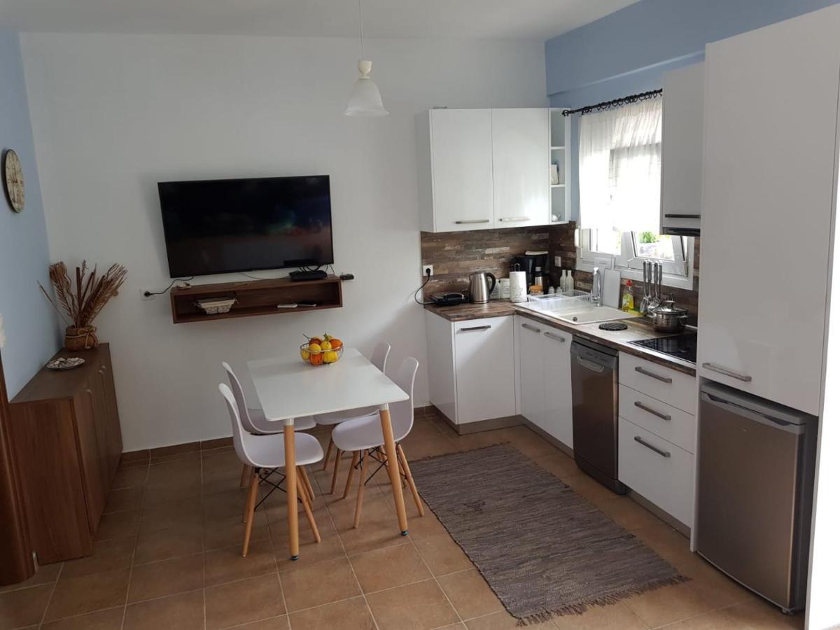 Apartamenty Rodzinne Kamena Vourla Bagian luar foto