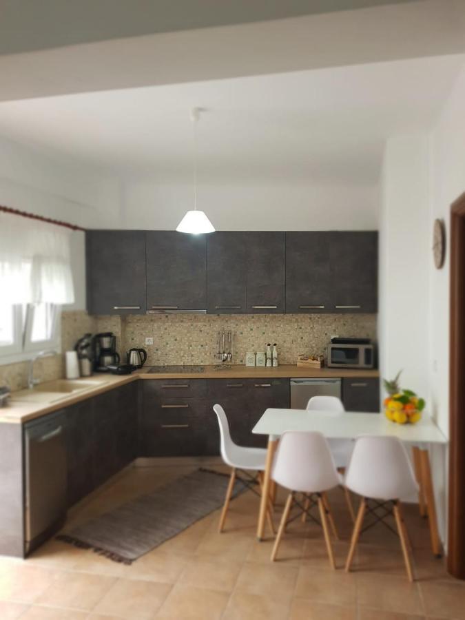 Apartamenty Rodzinne Kamena Vourla Bagian luar foto