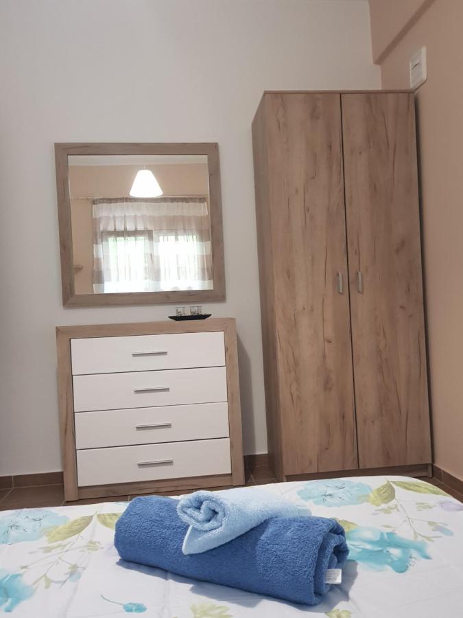 Apartamenty Rodzinne Kamena Vourla Bagian luar foto