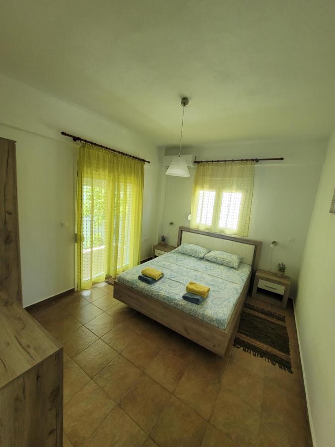 Apartamenty Rodzinne Kamena Vourla Bagian luar foto