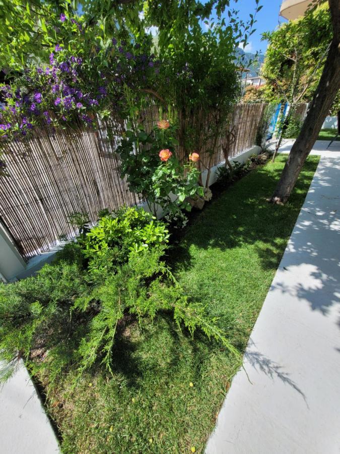 Apartamenty Rodzinne Kamena Vourla Bagian luar foto