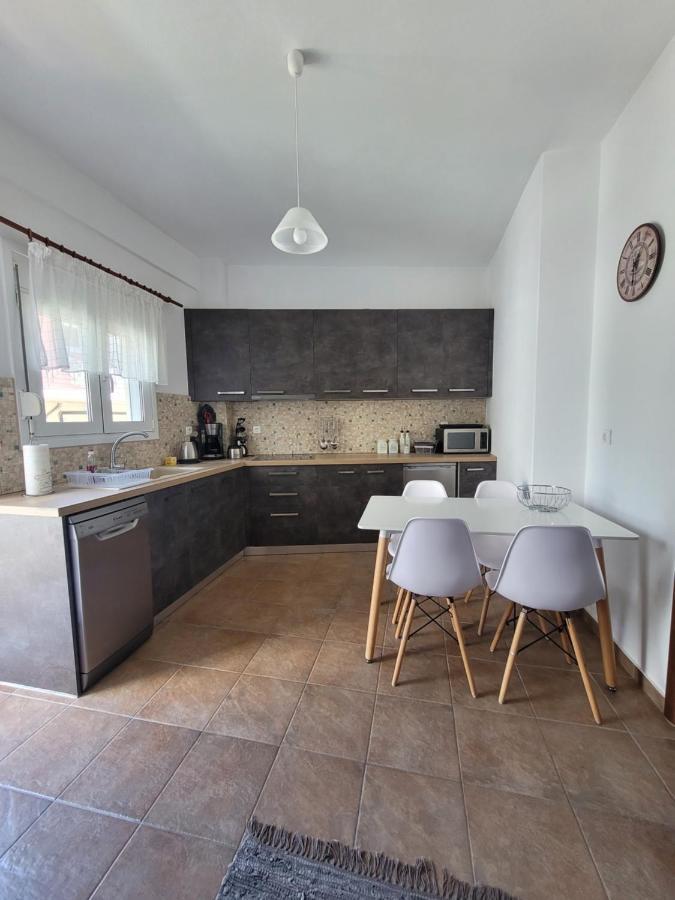 Apartamenty Rodzinne Kamena Vourla Bagian luar foto